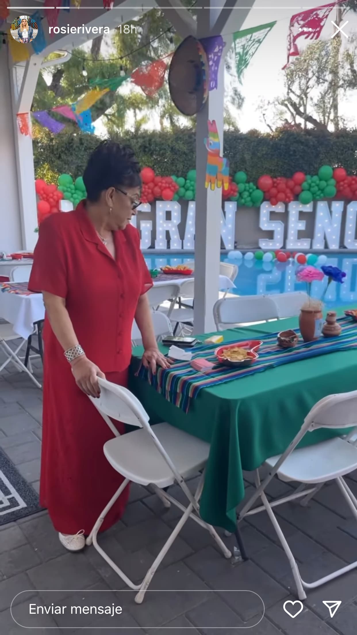 "Ja ja ja, sí lo es, 
<b>esa señora nunca en su vida se ha esforzado por llamarme</b> o enviarme un mensaje de texto en su vida. Por nada, nunca", sentenció públicamente.
<br>