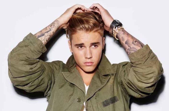 El cantante reaccionó mal por este desafortunado suceso, e incluso amenazó con demandar.