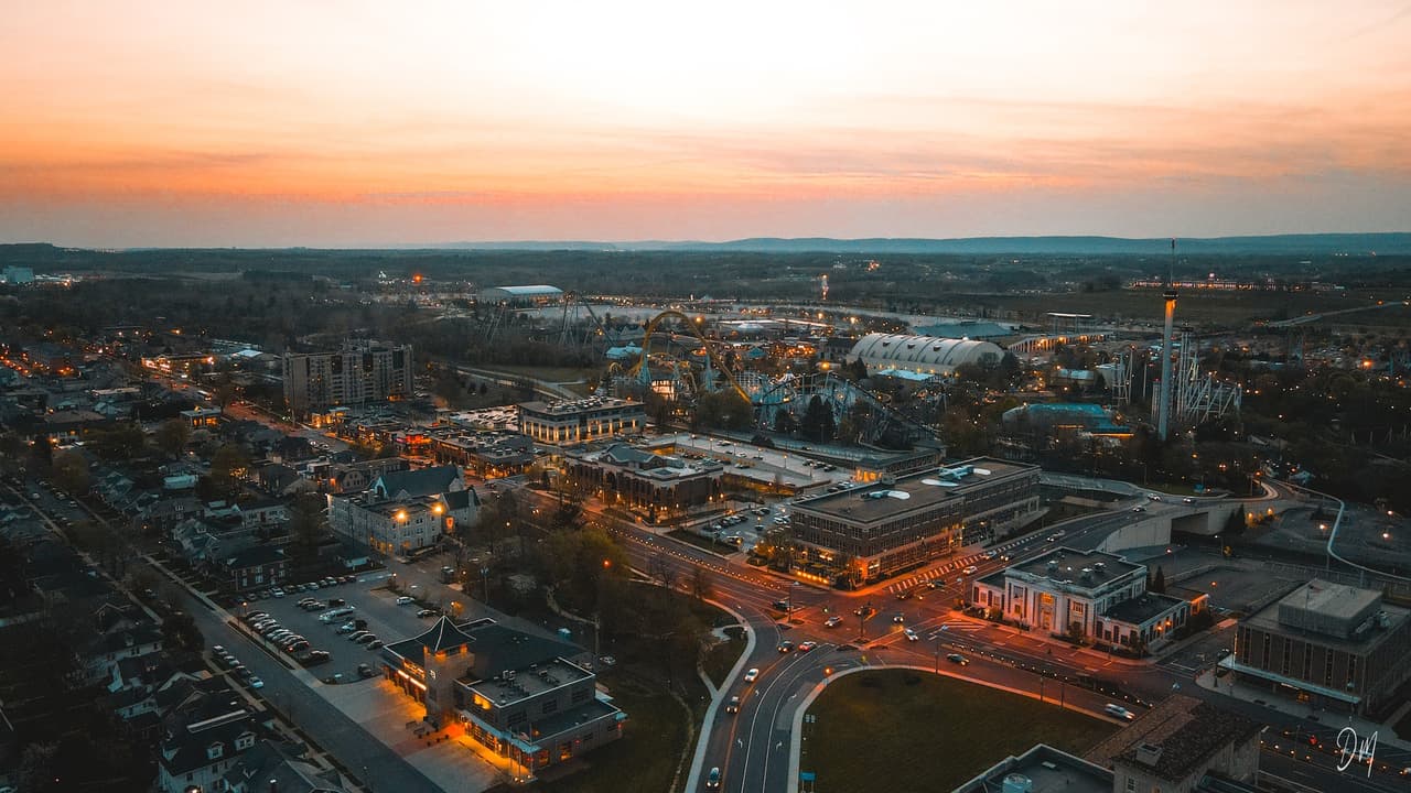 <b>Número 1: Hershey</b>. Ya sea que traigas niños o no, a los niños de cualquier edad (incluidos los adultos) les encantarán las atracciones familiares en la pintoresca ciudad de Hershey. Famosamente conocido por ser el lugar de nacimiento de Hershey's Chocolate, el apodo de la ciudad es "el lugar más dulce de la Tierra".