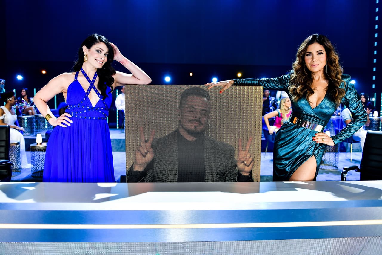 Los jueces Dayanara Torres y Paty Manterola ya se encontraban en sus puestos y el juez Casper Smart las acompañaba a distancia. Con todos en sus posiciones, dio inicio la gran contienda en la que conoceríamos al segundo eliminado de la temporada.