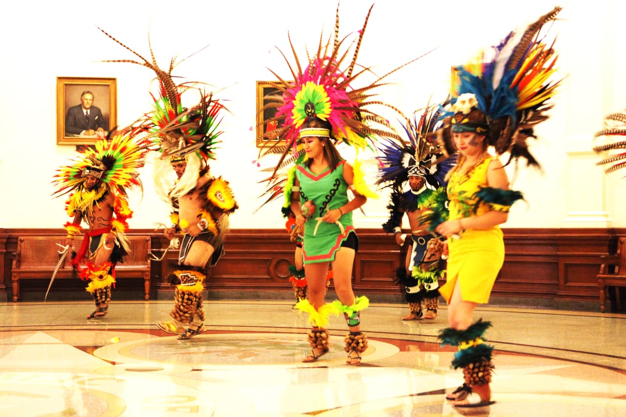 El equipo de Univision dio El Grito con mariachi y grandes espectáculos desde el Capitolio de Texas.