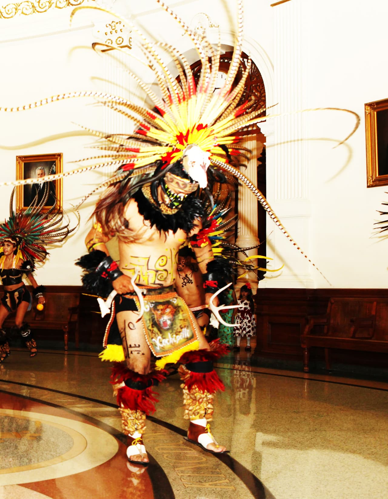 El equipo de Univision dio El Grito con mariachi y grandes espectáculos desde el Capitolio de Texas.
