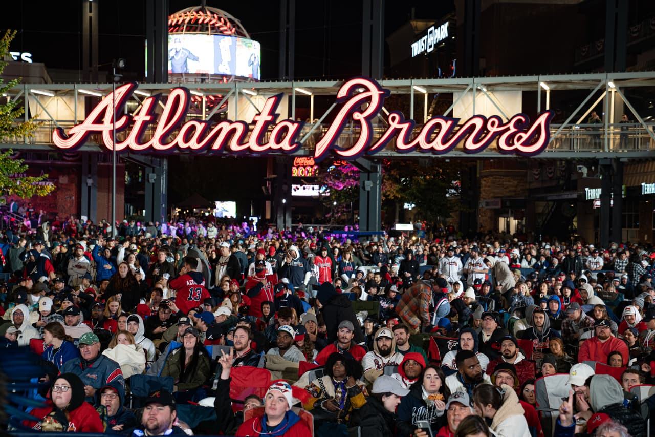 Lo que no se esperaban es que en la quinta entrada, el equipo texano marcaría tres carreras más, dándoles una ventaja de 7 a 5.
