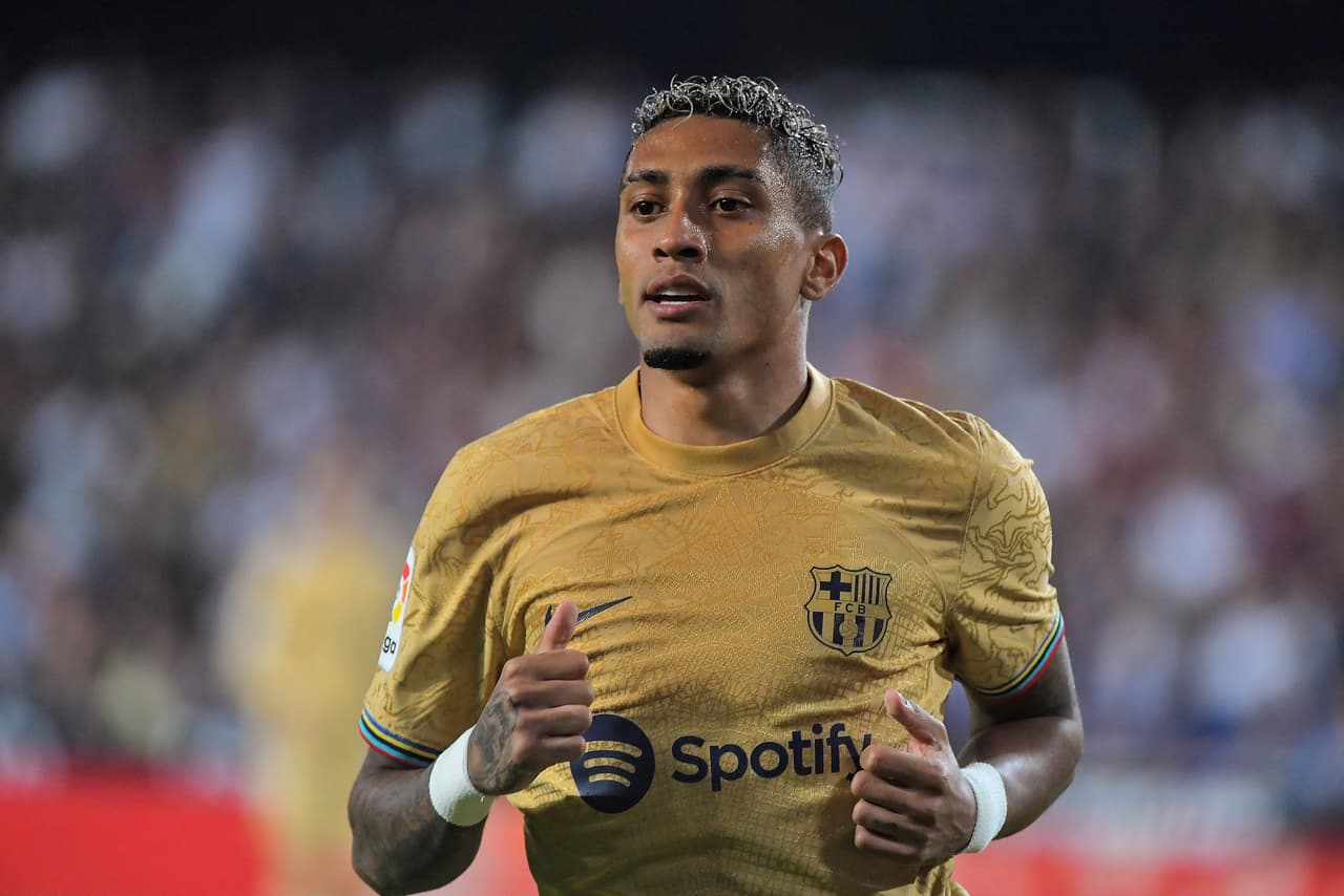 Barcelona venció de último minuto 0-1 al Valencia en Mestalla con un gol cardíaco de Robert Lewandowski; los Chés perdieron a Cavani por lesión.