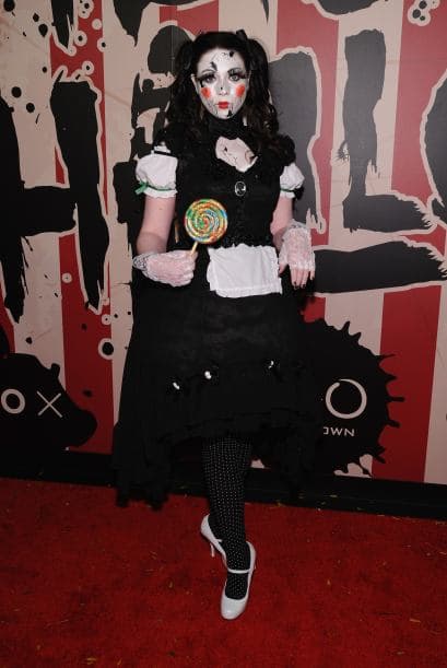 Esta aterradora muñeca es la actriz Michelle Trachtenberg.