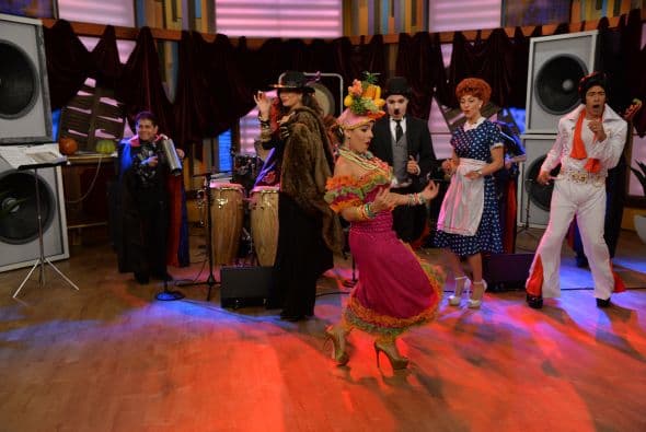 Con una extraordinaria samba subió aún más la temperatura del programa.