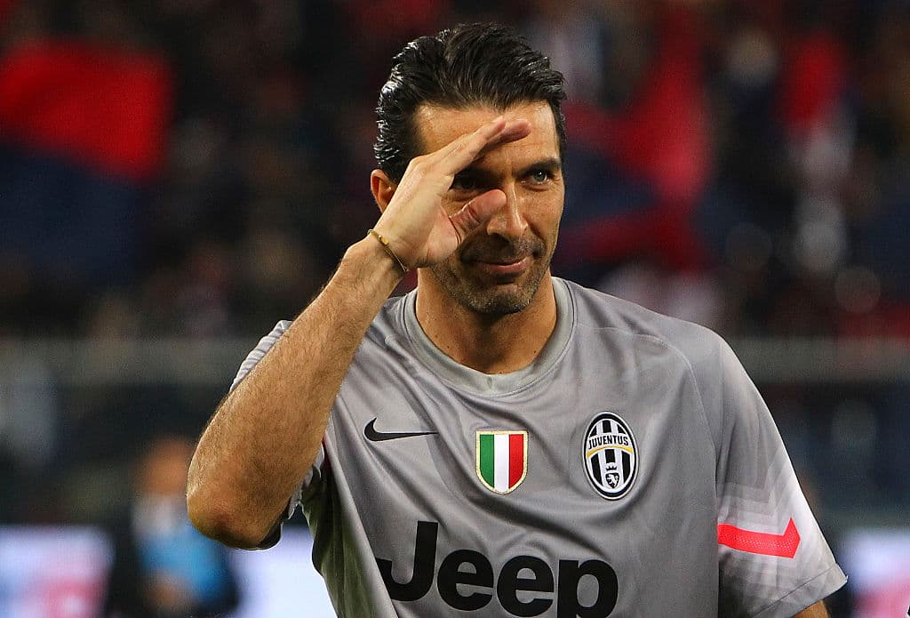 Gianluigi Buffon jugó 513 veces para la Juventus en Serie A y Serie B, igualando a Alessandro del Piero.