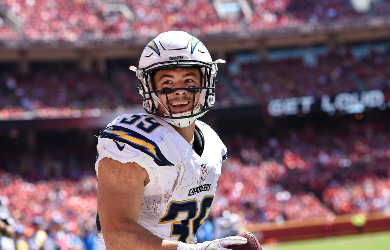 <b>58 RB - DANNY WOODHEAD: </b>
<i>FIRMADO POR</i>
<b> BALTIMORE RAVENS</b>
<br>Un raro ex-Patriot para alejarse mejor del amoroso abrazo de Tom Brady, Woodhead tiene 32 años y viene de una lesión que le costó perderse toda la campaña 2016 por ligamento cruzado desgarrado.