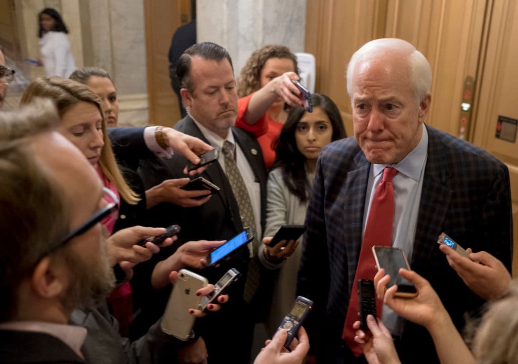 John Cornyn reconoce que el camino para que Trump revierta su derrota "se ha estrechado"