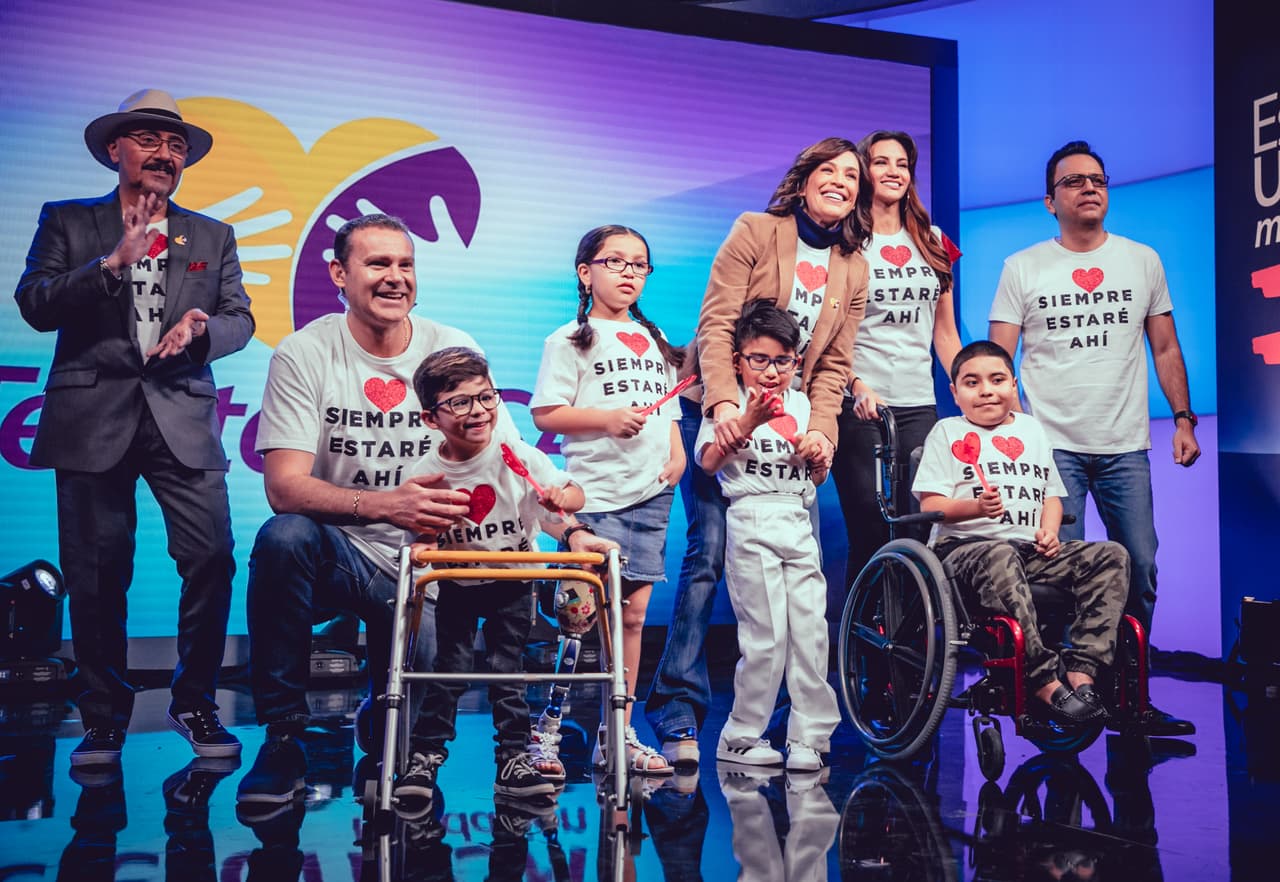 Donar es muy fácil: por mensaje de texto con la palabra "TELETON" al 20-222, llamando al 1 800 430 9999 o a través de la página 
<b><a href="https://critusa.org/teletonusa/" target="_blank">teletonusa.org </a></b>