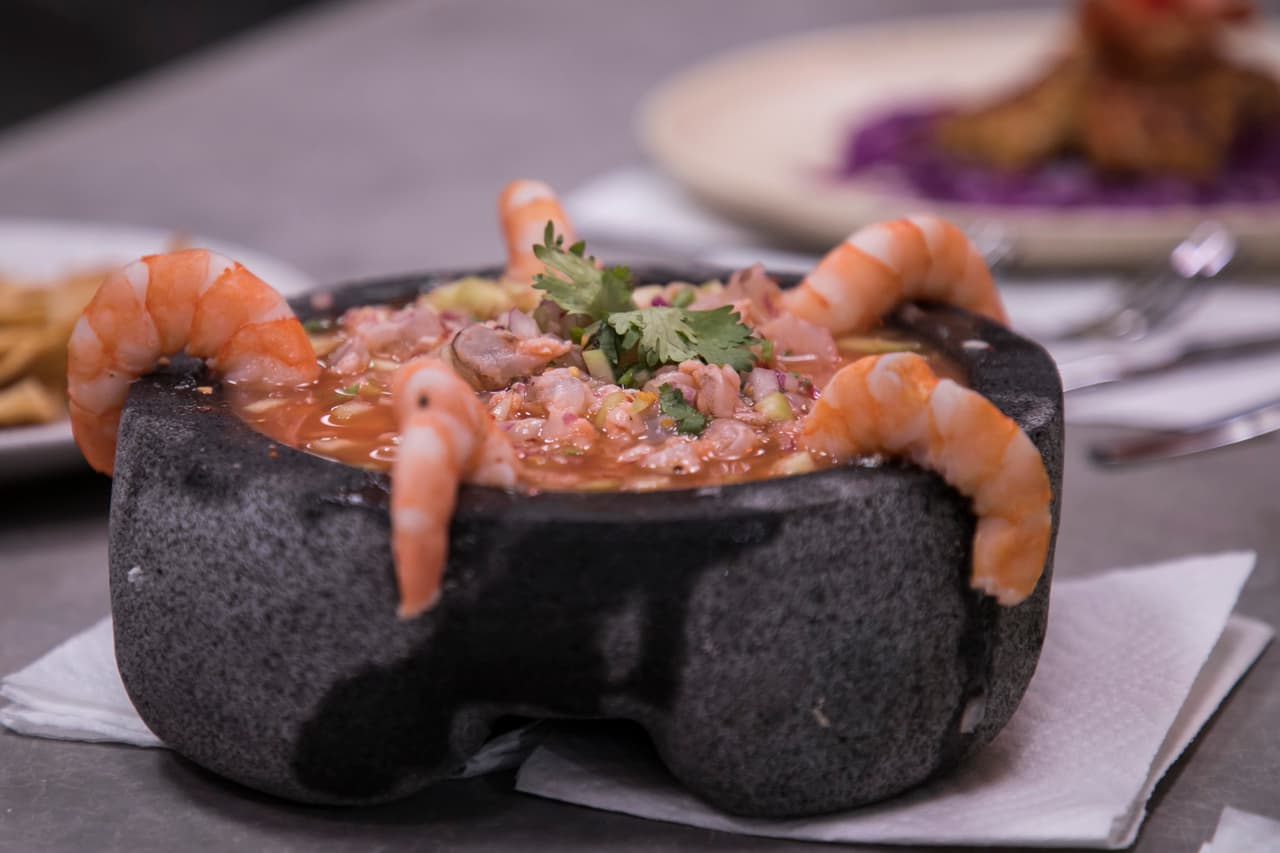 Los chefs continuaron la experiencia al probar el ceviche de camarón al chile de árbol.