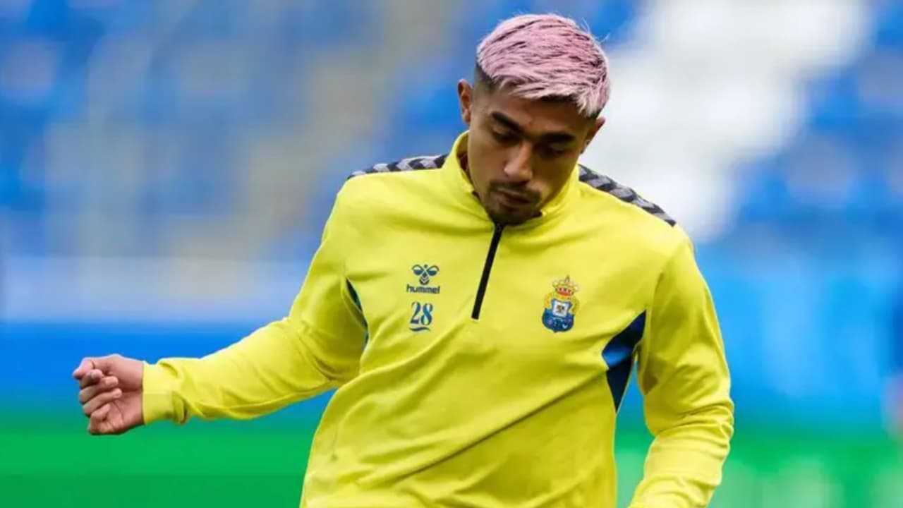 Las Palmas apelan expulsión de Julián Araujo 