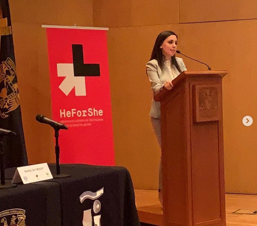 "Tenemos una fecha, pero no es seguro que vaya a suceder. Sería en diciembre si es que sí, y si no se va a tener que cambiar. 
<b>Ya habrá tiempo para festejar</b>", dijo.
<br>