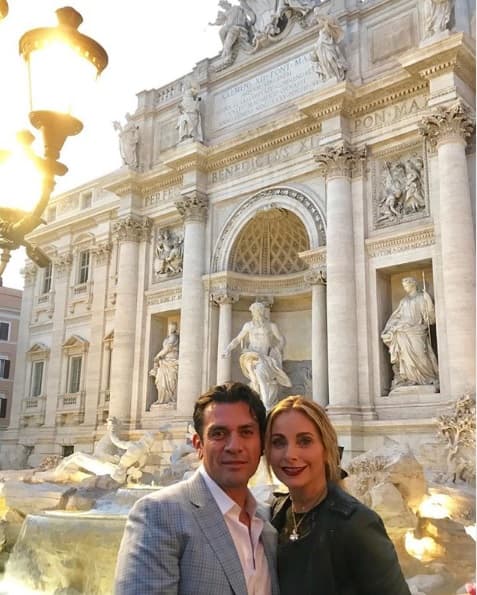 Por tal motivo, la pareja realizó un 
<b><a href="https://www.univision.com/famosos/jorge-salinas-y-elizabeth-alvarez-celebran-su-octavo-aniversario-de-bodas-en-italia-fotos" target="_blank">viaje romántico</a></b> a Italia para celebrar su octavo aniversario.