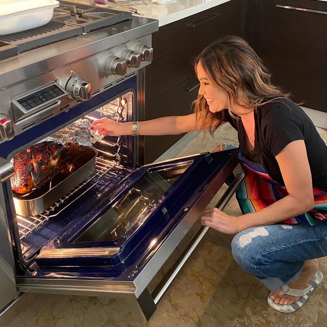 Karlita se lució con la cena en casa.