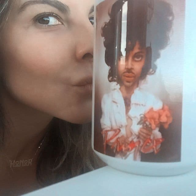 Rindió tributo a Prince tras la noticia de su muerte.