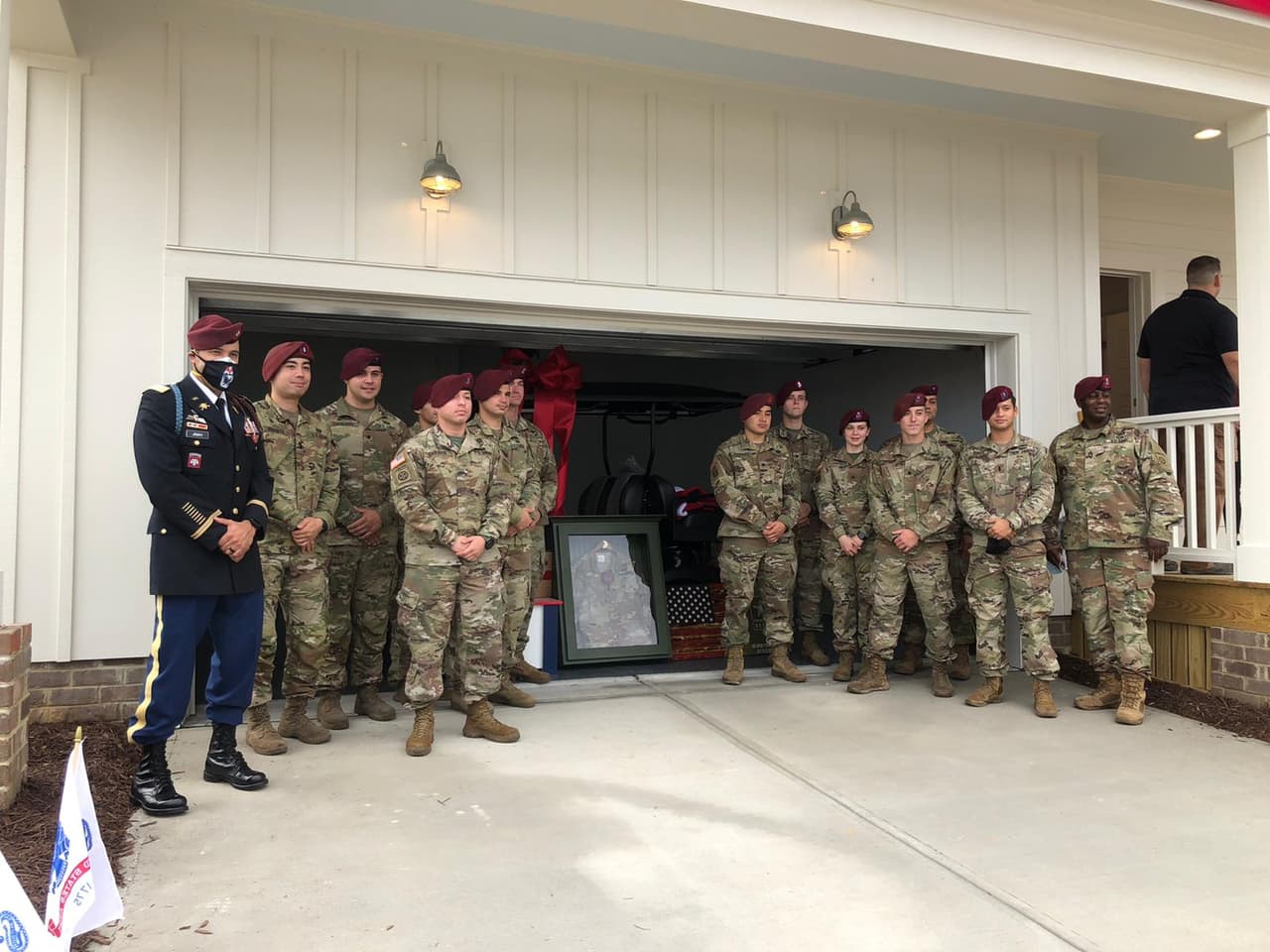 El soldado Elis Ángel Barreto Ortiz, originario de Puerto Rico, recibió un emotivo homenaje en el Día de los Veteranos.