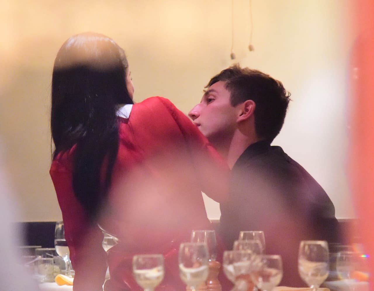 Pero ..., ¿qué pasó después? Selenita se sentó sobre sus piernas y decidió darle amor más de cerquita.