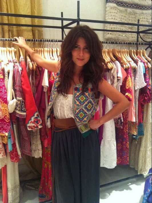 Tuvo una infancia feliz, sin embargo fue opacada por la ola de violencia que se vivía en Calí de la cual su padre fue víctima mortal.