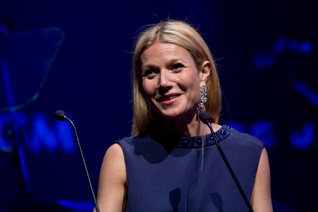 La estrella de ‘Iron Man’ fue a estudiar a España, donde adquirió el español. También sabe algo de yidis, idioma de comunidades judías, pues su padre tiene estos orígenes.