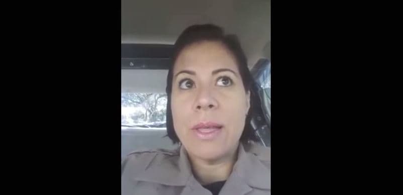 Viral vídeo de mujer policía exponiendo peligros de su oficio
