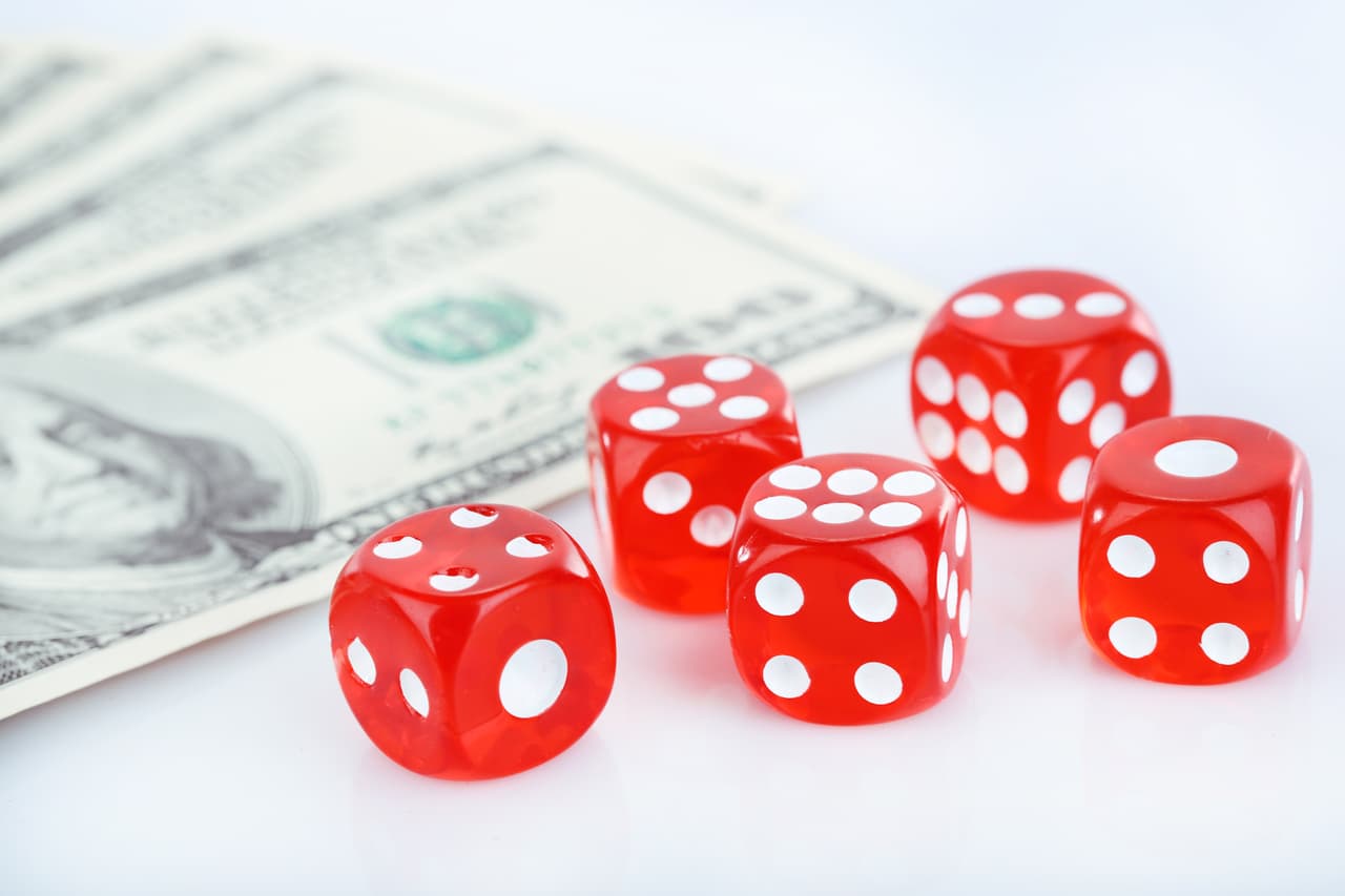 Oportunidades que debes aprovechar este mes: La participación en un concurso, rifa o sorteo en el que puedes ganar algún dinero de forma imprevista. Cuando surja no la desestimes.