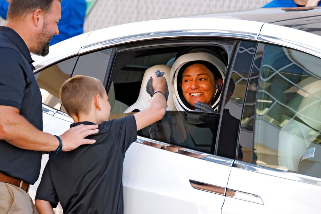 Imágenes del lanzamiento de la misión Crew-5 de SpaceX en Cabo Cañaveral, en Florida Central.
