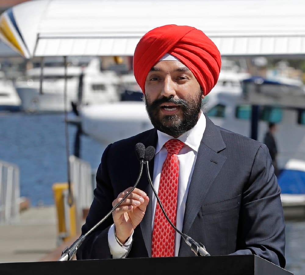 Viajó con turbante, agentes le pidieron que se lo quitara y ahora EEUU pide disculpas: era un ministro