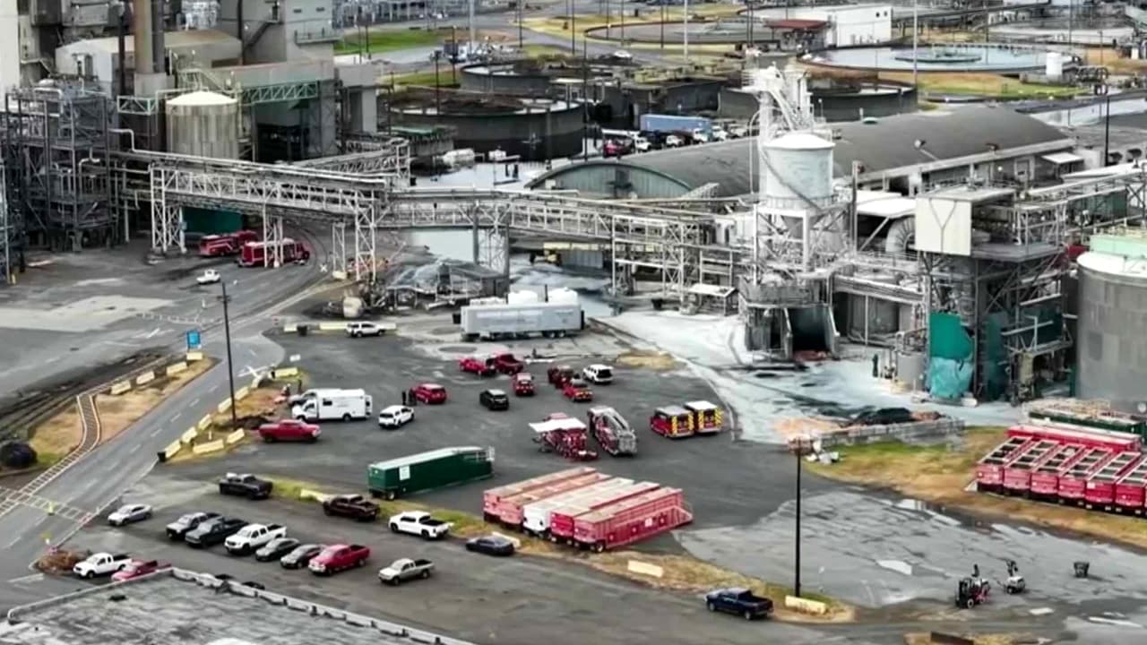 Autoridades descartan hallar sobrevivientes tras explosión en planta de papel en Washington