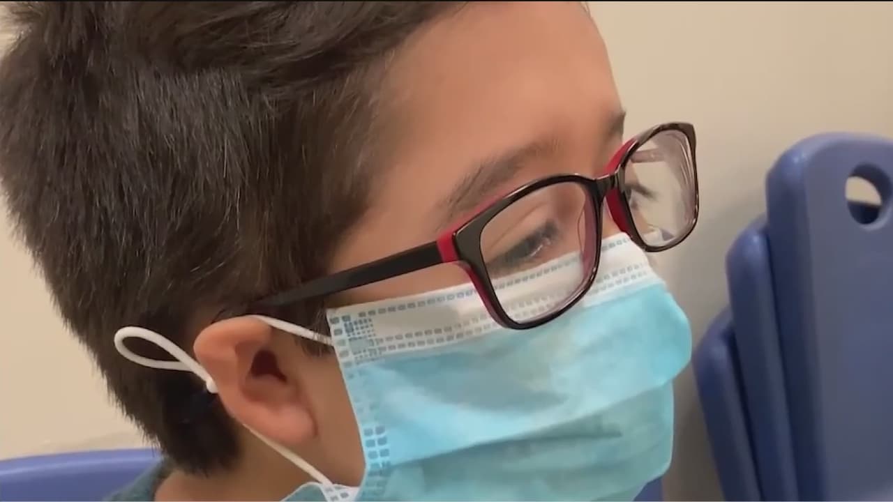 Distrito Escolar Unificado de Fresno da pruebas caseras de covid-19 para un regreso a clases seguro