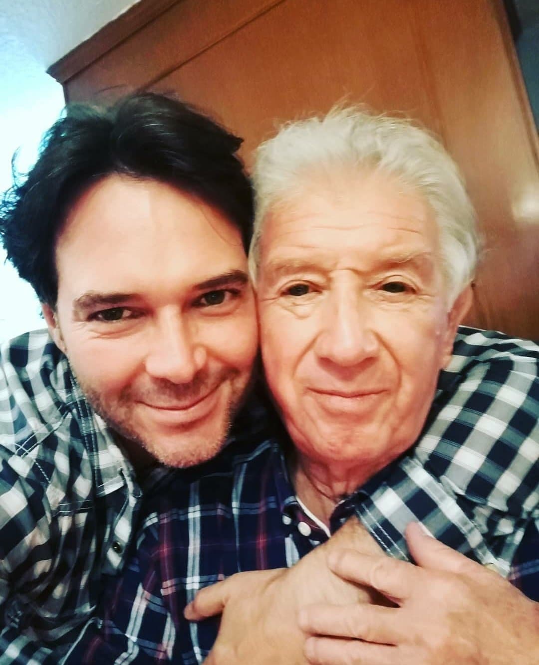 Horas después de que la Asociación Nacional de Intérpretes (ANDI) reportara el 
<b><a href="https://www.univision.com/famosos/muere-rodrigo-mejia-actor-mexicano-cuidado-con-el-angel">fallecimiento del actor mexicano Rodrigo Mejía</a></b>, quien murió el 11 de febrero a los 45 años, su hermano utilizó sus redes sociales para agradecer las palabras de afecto que había recibido tras comunicar su dolorosa pérdida.