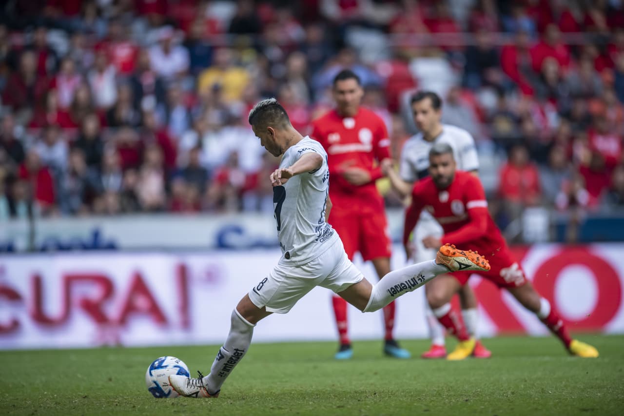 Pablo Barrera se encargó de patear desde los once pasos y logró la igualada al minuto 34.