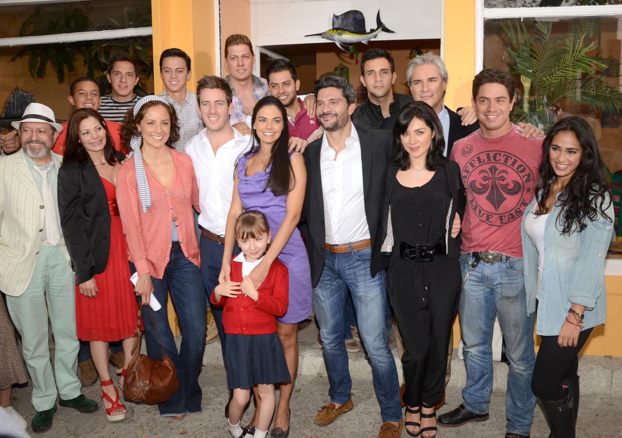 'Los García' no conocían a sus papás y poco a poco dentro de la historia se fueron encontrando con ellos, desatando una serie de situaciones cómicas y otras bastante dolorosas.