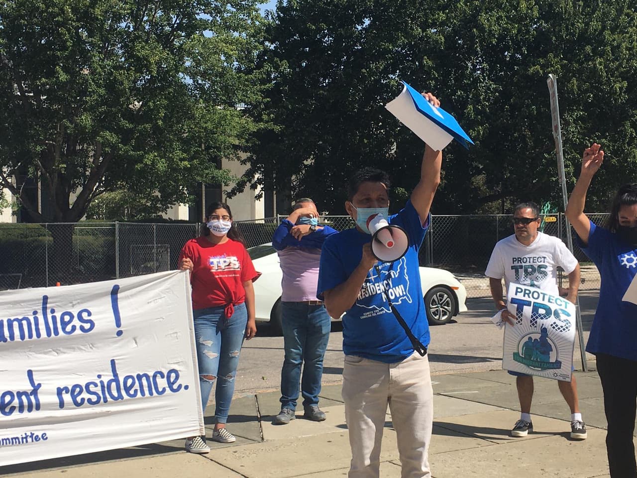 Los beneficiarios del programa en Carolina del Norte dijeron que "no se quedarán con los brazos cruzados".