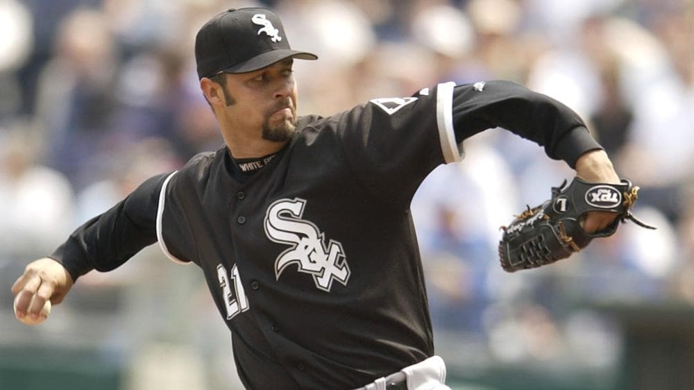 Formó parte de otros equipos, pero uno al que perteneció en diferentes ocasiones durante su trayectoria en las 
<b>Grandes Ligas</b> y antes de su retiro en el 
<b>2008</b>, fue el de los 
<b>'White Sox'</b> de 
<b>Chicago</b>.