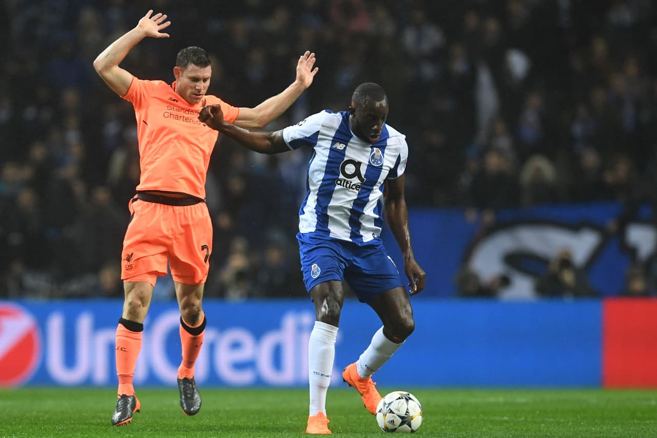 Para el segundo tiempo, Porto intentó tener más el balón y para ello envió a la cancha al mexicano Jesús' Tecatito' Corona para buscar el descuento.
