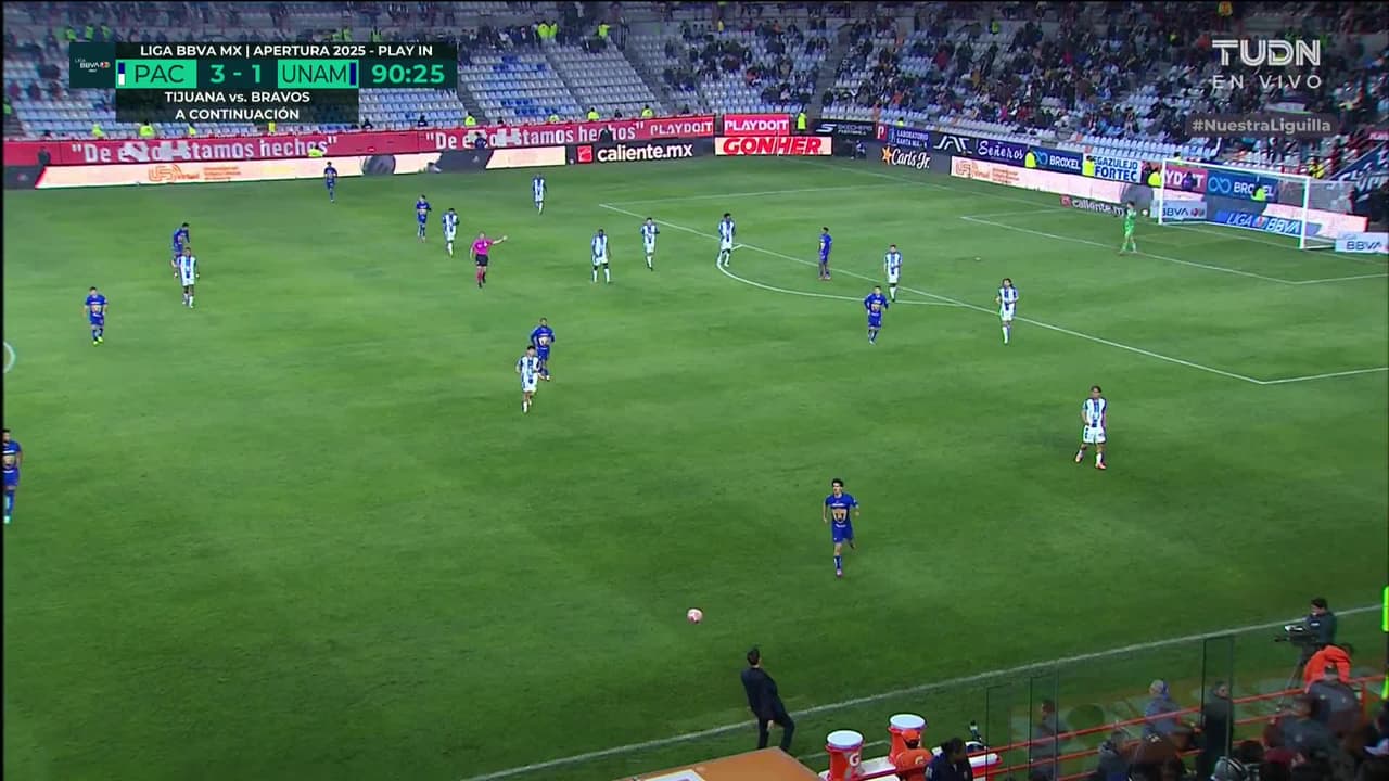 ¡TIRO ATAJADO! disparo por Álvaro Angulo.