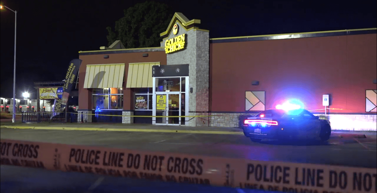 Hispano de 26 años fue baleado sábado en Dallas