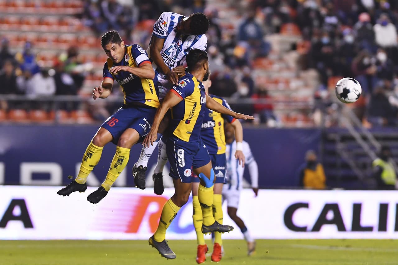 Pachuca arrancó el partido con cierto peligro en los primeros 10 minutos, sorprendido a los locales.