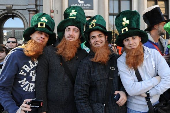 Como Irlanda fue el único país europeo que apoyó abiertamente a Argentina durante el conflicto por Malvinas, esta fiesta adquirió desde entones un carácter especial.