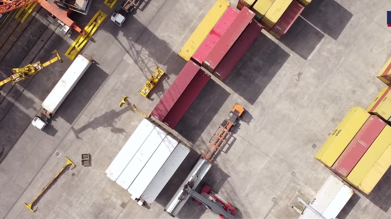 Trump, pandemia y camioneros: lo que está detrás de la crisis en el Puerto de Los Ángeles