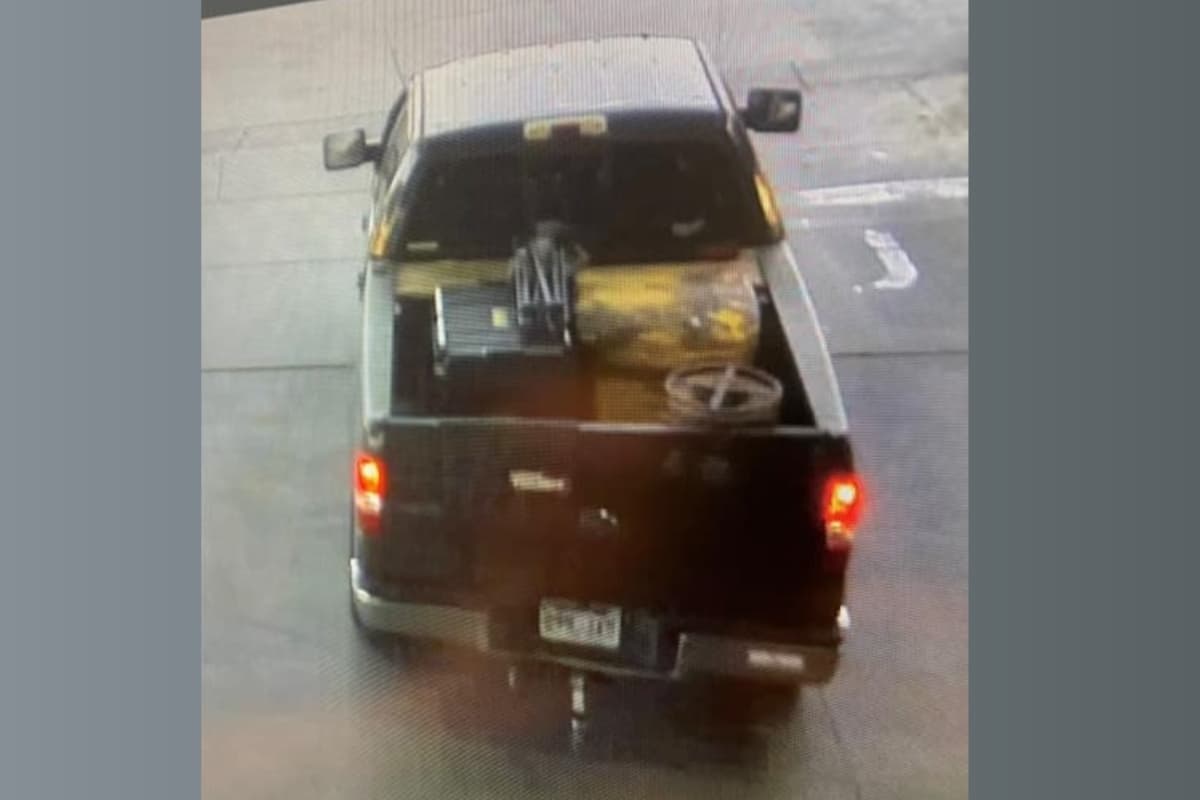 La madre de Paightyn Jones reveló que se encuentran en Salt Lake City porque estaba en una clínica de tratamiento. Al parecer se escapó del lugar cuando dormían, pero no conocen a ninguna persona en la ciudad. Supuestamente la vieron subirse a esta camioneta.