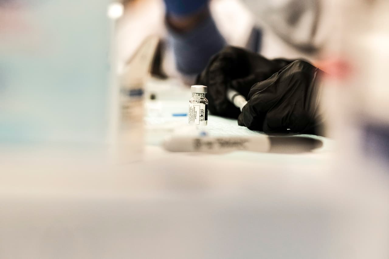 Metro Health ha recibido un total de 7,000 dosis de la vacuna J&J. Actualmente, quedan 2,332 dosis restantes de esa asignación.
<br>
<br>Esta vacuna asignada a Metro Health se usó en eventos comunitarios y en el programa de vacunación en el hogar.
<br>
<br>No se administraron dosis en la
<a href="https://www.univision.com/local/san-antonio-kwex/el-alamodome-sera-en-un-sitio-de-vacunacion-masiva-contra-el-coronavirus">clínica Alamodome</a>.