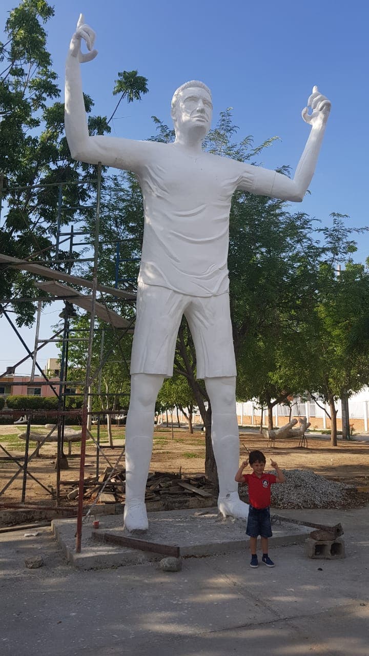 El caso más reciente es este de Falcao, del cual no sabemos si va a ser pintado. Fue hecha en Santa Marta y ni el autor ni las autoridades saben dónde ubicarla en la ciudad.