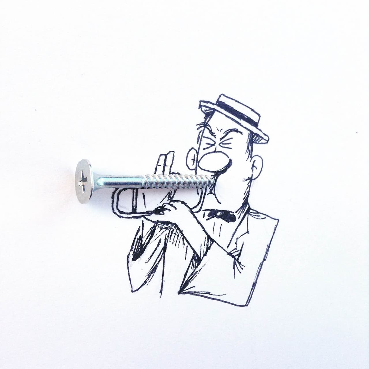 ‘Mr. Kriss’, como se hace llamar, combina objetos simples y cotidianos con dibujos increíbles.