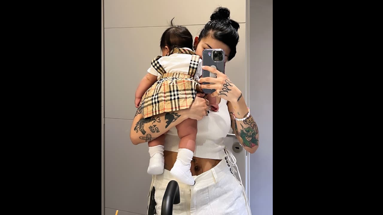 Hija de Cazzu y Christian Nodal atrae miradas por lujoso vestido