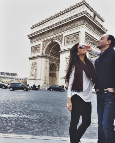 Mucho se especuló que Paola Ramones no aceptaba la relación de Karla de la Mora con su afamado padre, pero el conductor lo desmiente.