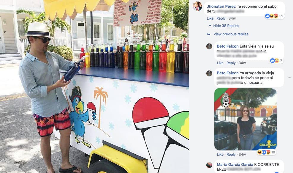 Pero el cantante, también recibe ofensas fuera de lo común. En esta imagen simplemente preguntó qué sabor elegir para un raspado y lo atacaron con groserías que no tenían sentido.