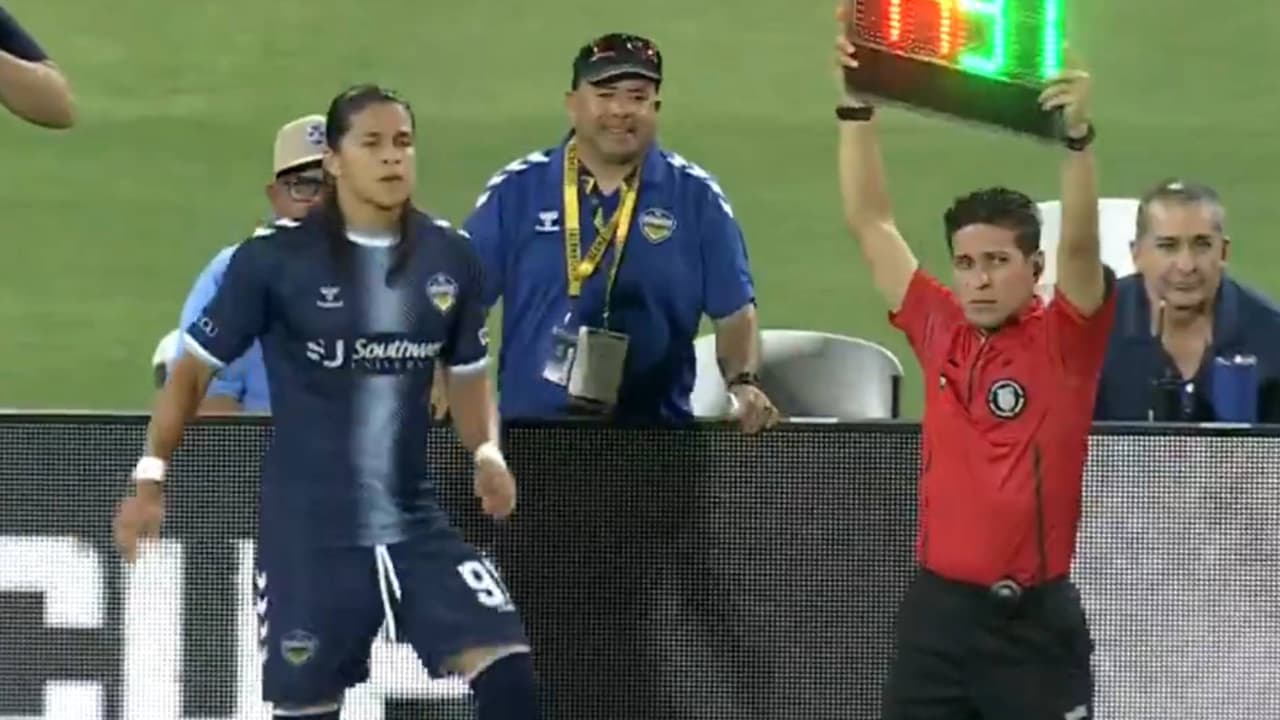 Cristo Fernández, actor mexicano, debutó como futbolista profesional a los 35 años