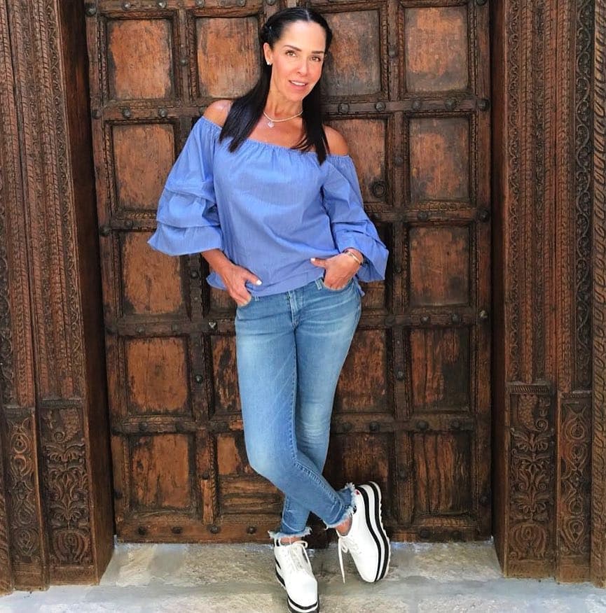 "Estamos interponiendo un recurso de amparo indirecto en contra de la resolución del día 30 de julio, mediante la cual la juez que está llevando el caso del homicidio del señor Isaías, le reconoce la calidad de víctima indirecta a la señora María del Rosario Cid”, dijo al salir de los tribunales de Guanajuato el abogado Adaír Martínez Ortiz, en entrevista para 'Ventaneando'.